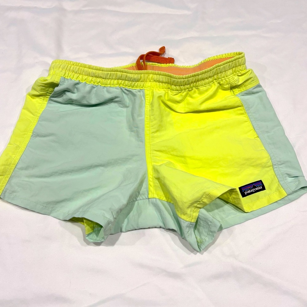 Patagonia Costa Rica baggies girls size XL shorts blue & yellow